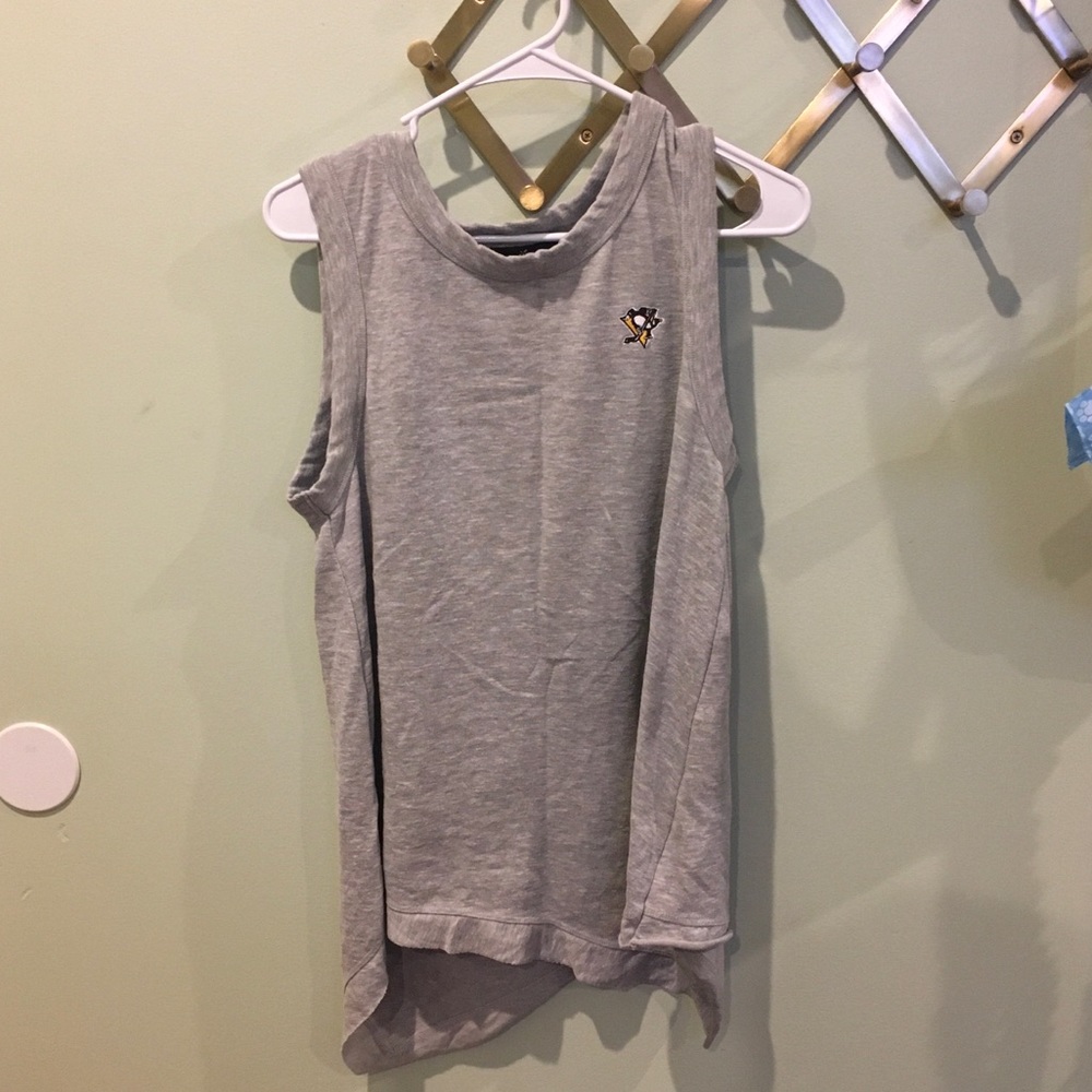 Asymmetrical Pittsburgh penguins tank